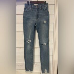 Madewell Curvy High-Rise Skinny Jeans in size 27T. Great condition!